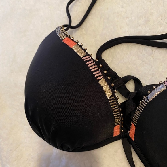 Victoria’s Secret The Gorgeous Bikini Top 34D - Picture 4 of 5